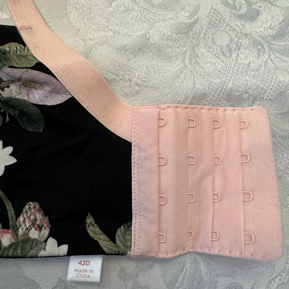 Cacique Lightly Lined T Shirt No Wire Bra Size 42D Black Pink Lace Floral Sexy‎ - Picture 2 of 8